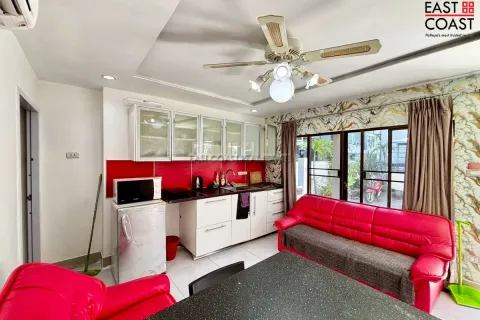 Casa de 5 dormitorios en Pattaya, Tailandia № 212382 - foto 4
