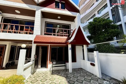 Casa de 5 dormitorios en Pattaya, Tailandia № 212382 - foto 2