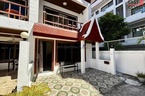 House in Pattaya, Thailand 5 bedrooms № 212382