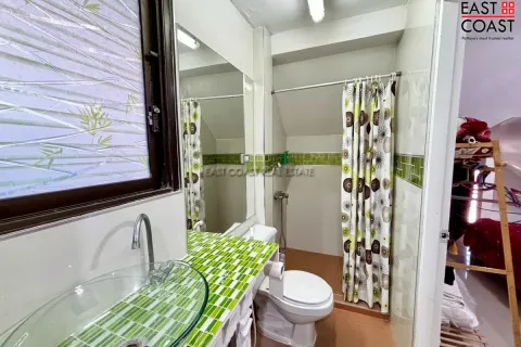 Casa de 5 dormitorios en Pattaya, Tailandia № 212382 - foto 25