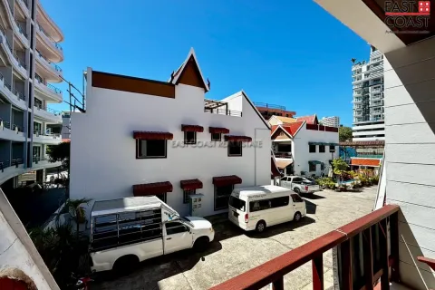 Casa de 5 dormitorios en Pattaya, Tailandia № 212382 - foto 15