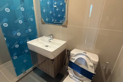 Condo in Bangkok, Thailand, 2 bedrooms  № 158925 - photo 10