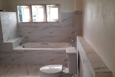 House in San Sai, Thailand 3 bedrooms № 164215 - photo 14