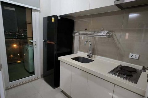 Condo in Huai Khwang, Bangkok, Thailand, 2 bedrooms  № 163557 - photo 5