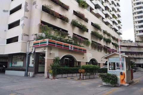 Studio in the Condo in Khlong Toei, Bangkok, Thailand  № 161382 - photo 19