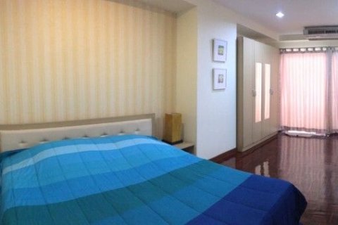 Studio in the Condo in Khlong Toei, Bangkok, Thailand  № 161382 - photo 15