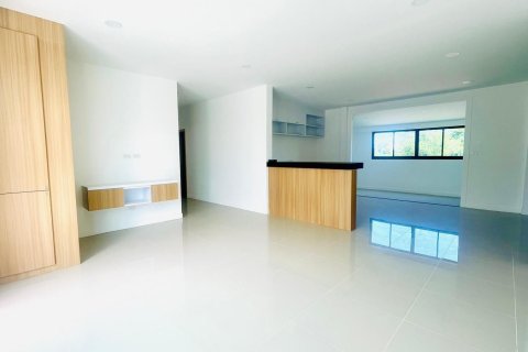 Villa in Phuket, Thailand 3 bedrooms № 169156 - photo 6