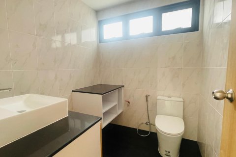 Villa in Phuket, Thailand 3 bedrooms № 169156 - photo 11