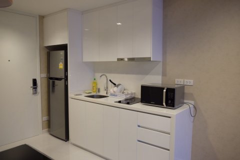 Студия в кондо в Сатхоне, Бангкок, Таиланд № 153305 - фото 4