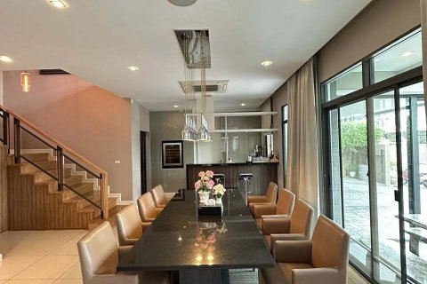 Maison à Suan Luang, Bangkok, Thaïlande 6 chambres № 153307 - photo 2