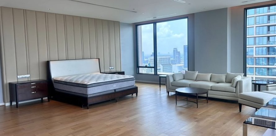 Condo à Pathum Wan, Bangkok, Thaïlande, 3 chambres  № 176468