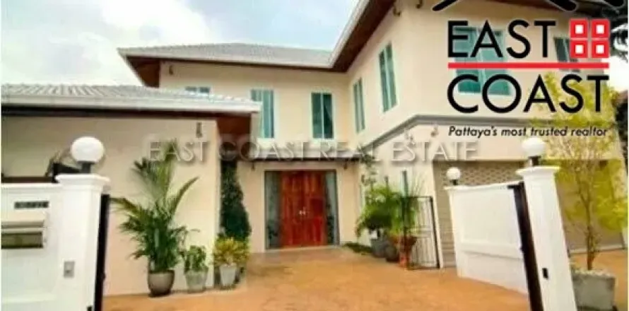 Casa de 4 dormitorios en Pattaya, Tailandia № 213137