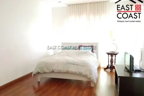 Casa de 4 dormitorios en Pattaya, Tailandia № 213137 - foto 15