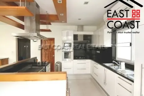 Casa de 4 dormitorios en Pattaya, Tailandia № 213137 - foto 7
