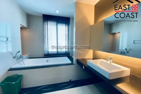Condominio de 2 dormitorios en Jomtien Beach, Pattaya, Tailandia № 213138 - foto 17