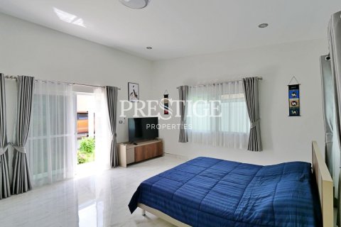 House in Pattaya, Thailand 3 bedrooms № 198658 - photo 9