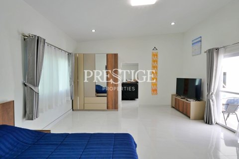 House in Pattaya, Thailand 3 bedrooms № 198658 - photo 7
