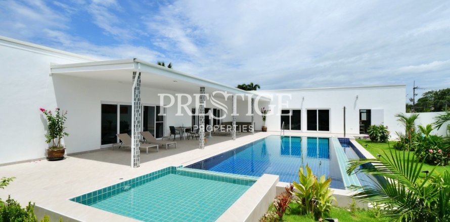 House in Pattaya, Thailand 3 bedrooms № 198658
