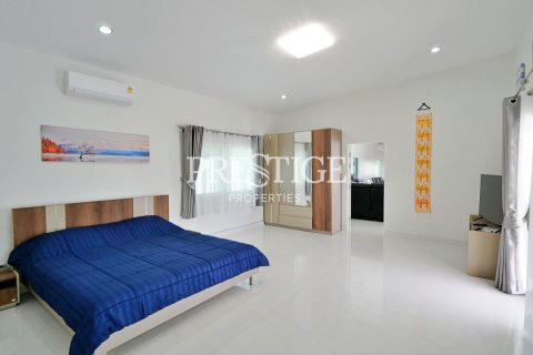 House in Pattaya, Thailand 3 bedrooms № 198658 - photo 6