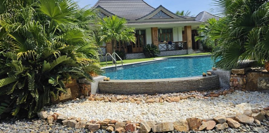 Вилла в Хуа Хине, Таиланд с 4 спальнями  № 151876