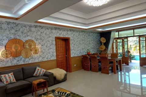 Вилла в Хуа Хине, Таиланд с 4 спальнями  № 151876 - фото 28