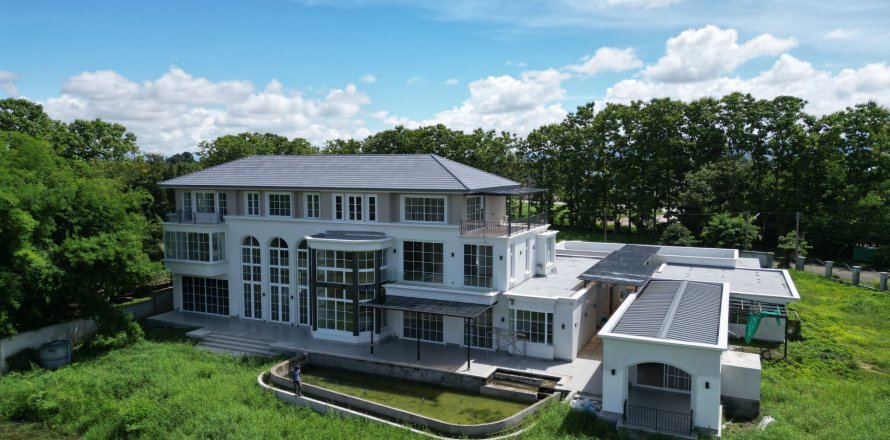 Villa à Mae Rim, Thaïlande 5 chambres № 151875