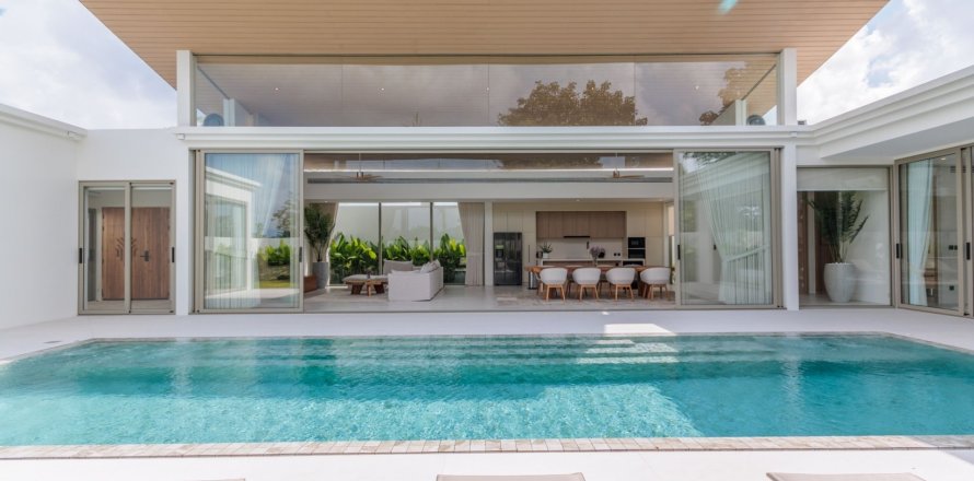 Villa in Phuket, Thailand 5 bedrooms № 136498