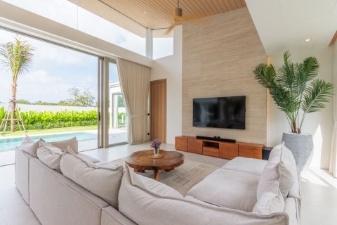 Villa in Phuket, Thailand 5 bedrooms № 136498 - photo 5