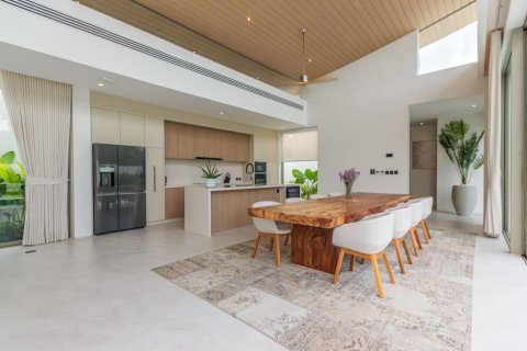 Villa in Phuket, Thailand 5 bedrooms № 136498 - photo 9