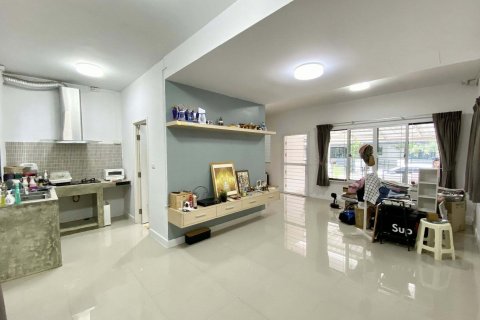 Townhouse in Prawet, Bangkok, Thailand 3 bedrooms № 151454 - photo 2