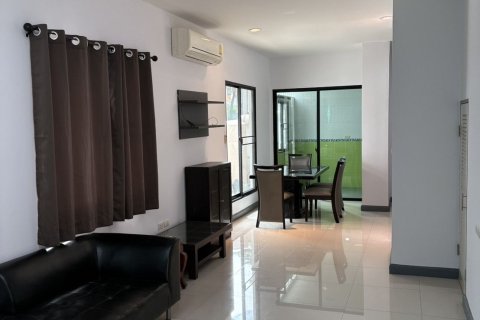 Таунхаус в Бангкхэ, Бангкок, Таиланд с 3 спальнями  № 151458 - фото 2