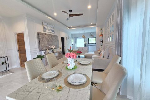 Villa in Hua Hin, Thailand 3 bedrooms № 149384 - photo 17