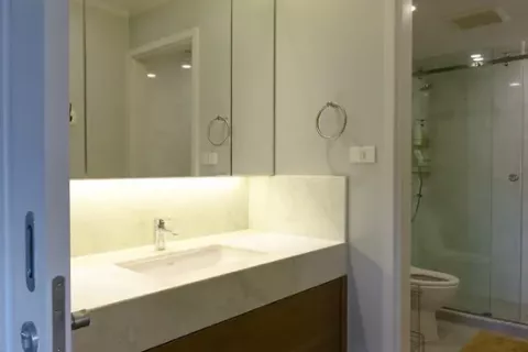 Condo à Khlong Toei, Bangkok, Thaïlande, 2 chambres  № 140852 - photo 12