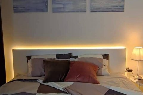 Studio dans le Condo à Phra Khanong, Bangkok, Thaïlande  № 140850 - photo 4