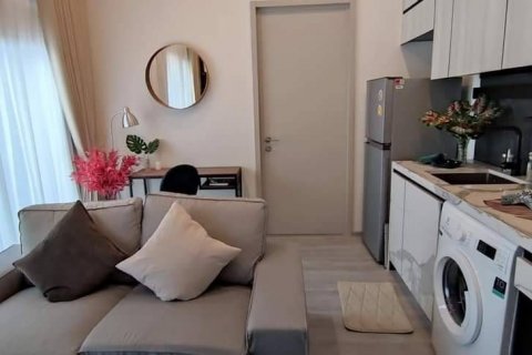 Studio dans le Condo à Phra Khanong, Bangkok, Thaïlande  № 140850 - photo 3