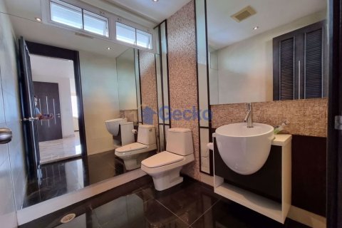 Condo in Pattaya, Thailand, 2 bedrooms № 196828 - photo 20