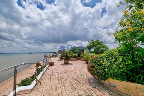 Condo in Pattaya, Thailand, 2 bedrooms № 196828 - photo 28