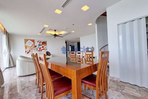 Condo in Pattaya, Thailand, 2 bedrooms № 196828 - photo 13