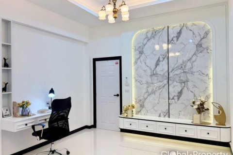 Дом в Паттайе, Таиланд с 3 спальнями № 163947 - фото 12