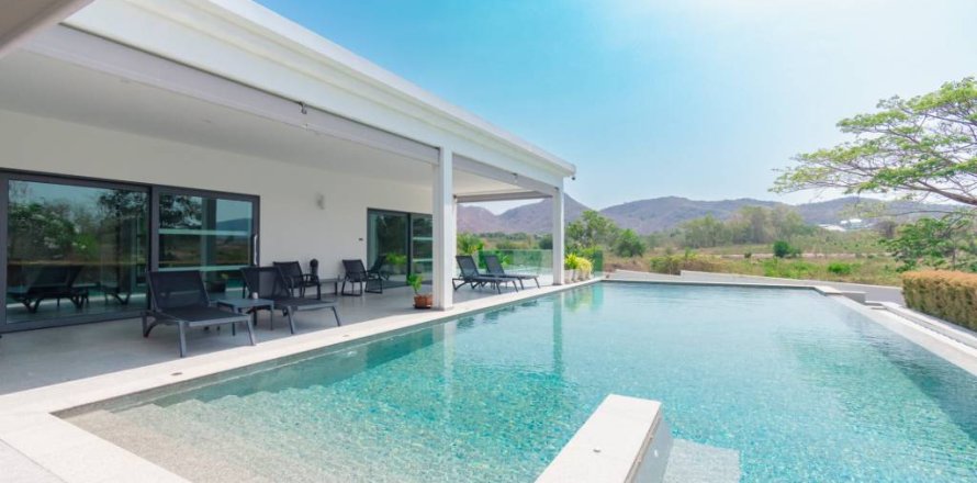 Villa in Hua Hin, Thailand 3 bedrooms № 172674