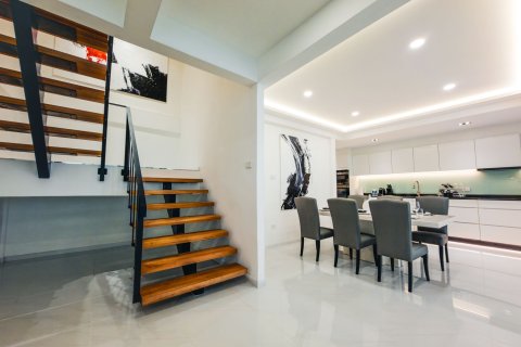 Таунхаус в Хуа Хине, Таиланд с 3 спальнями  № 171080 - фото 2