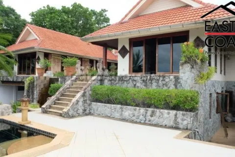 Casa de 5 dormitorios en Pattaya, Tailandia № 213712