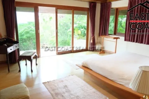 Casa de 5 dormitorios en Pattaya, Tailandia № 213712 - foto 20