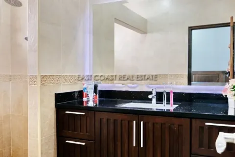 Casa de 2 dormitorios en Pattaya, Tailandia № 213716 - foto 11
