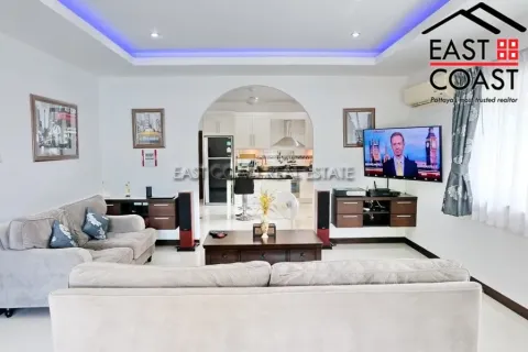 Casa de 2 dormitorios en Pattaya, Tailandia № 213716 - foto 3