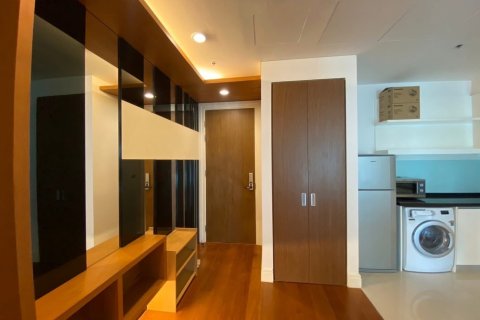 Studio in the Condo in Khlong Toei, Bangkok, Thailand № 136068 - photo 4