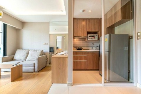 Studio in the Condo in Khlong Toei, Bangkok, Thailand  № 156596 - photo 2