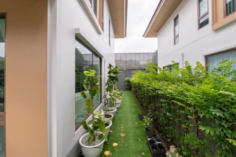 House in Sai Mai, Bangkok, Thailand 4 bedrooms № 156597 - photo 12