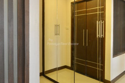 Condo à Bang Lamung, Thaïlande, 2 chambres № 233922 - photo 11