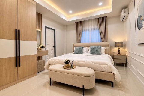 Villa in Pattaya, Thailand 3 bedrooms № 233920 - photo 13